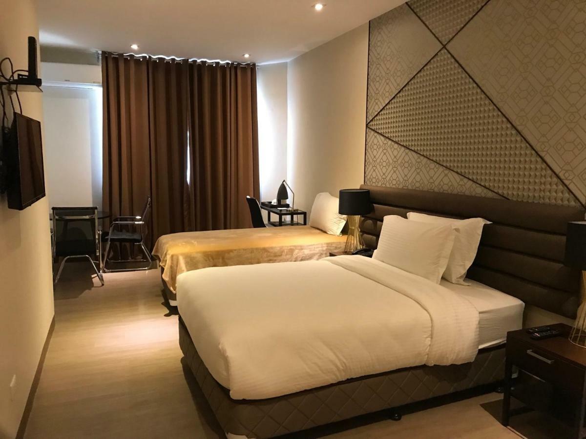 Maxx Hotel Ortigas Pasig City エクステリア 写真