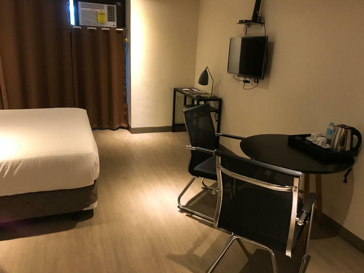 Maxx Hotel Ortigas Pasig City エクステリア 写真
