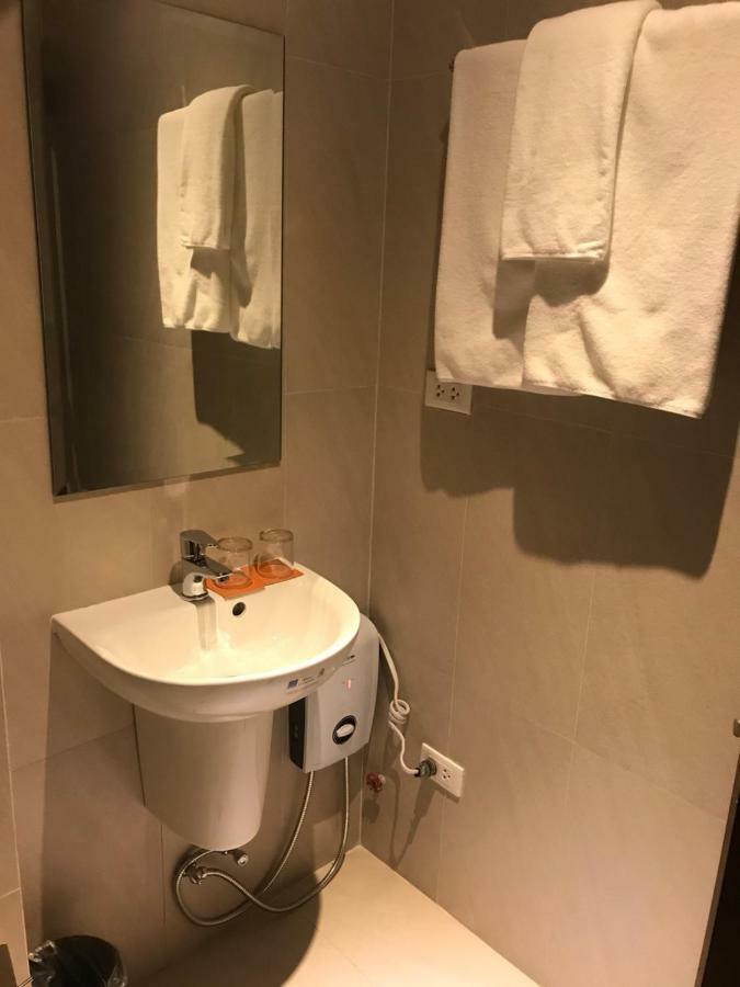 Maxx Hotel Ortigas Pasig City エクステリア 写真